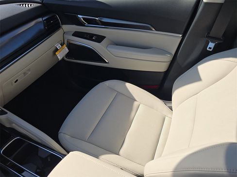 New 2025 Kia Telluride S image 18