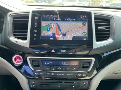 Used 2016 Honda Pilot Elite image 9