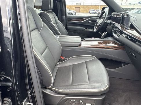 Certified 2024 Cadillac Escalade Premium Luxury w/ Performance Package AWD/4WD image 28