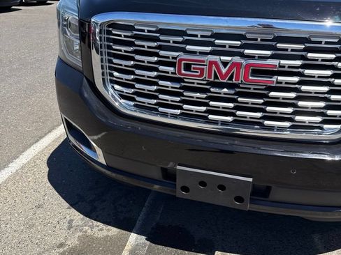 Used 2019 GMC Yukon Denali w/ Denali Ultimate Package AWD/4WD image 3