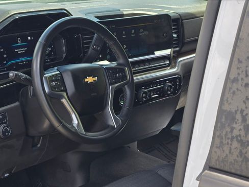 Certified 2023 Chevrolet Silverado 1500 LT AWD/4WD image 24