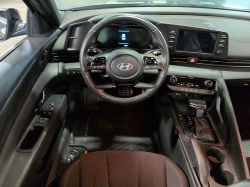 Used 2025 Hyundai Elantra Sport FWD image 14