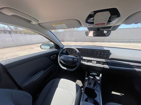 Used 2025 Kia K4 LXS image 34