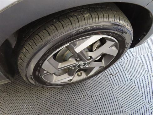 Used 2025 Hyundai Venue SEL FWD image 9