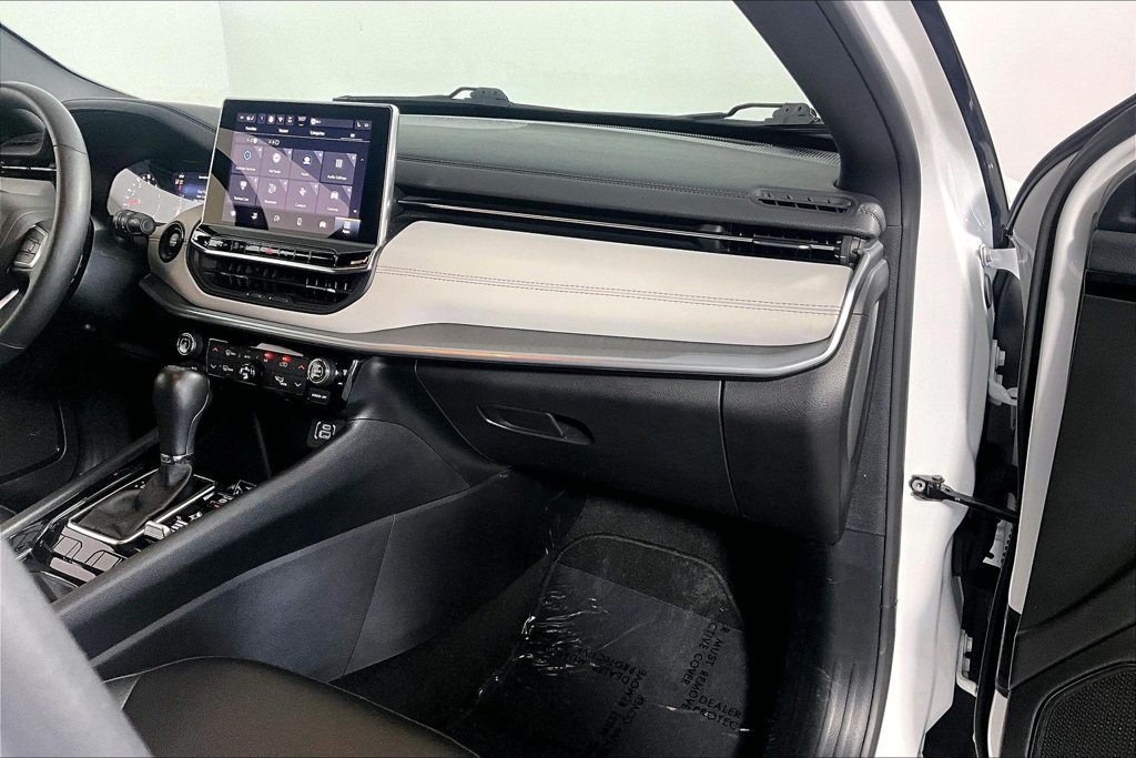 Used 2025 Jeep Compass Limited AWD/4WD image 16