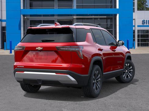 New 2026 Chevrolet Equinox LT image 4