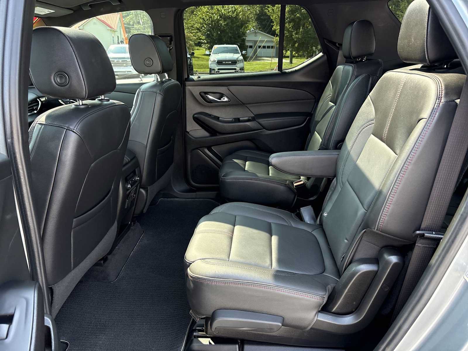 Used 2023 Chevrolet Traverse RS AWD/4WD image 25