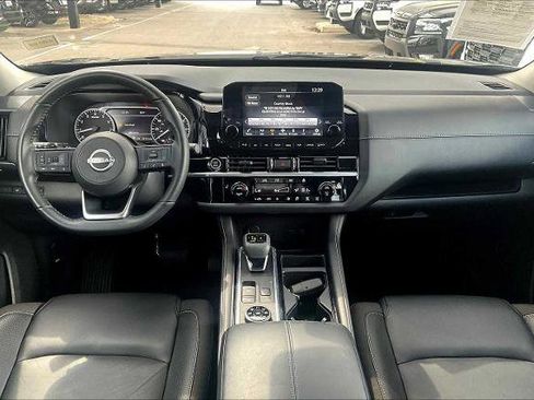 Certified 2023 Nissan Pathfinder SL image 14