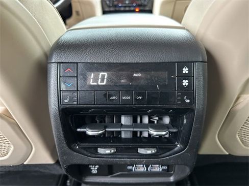 Used 2022 Jeep Grand Cherokee L Limited image 15