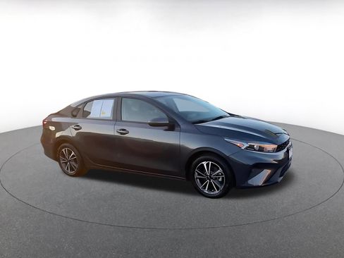 Used 2024 Kia Forte LXS image 2