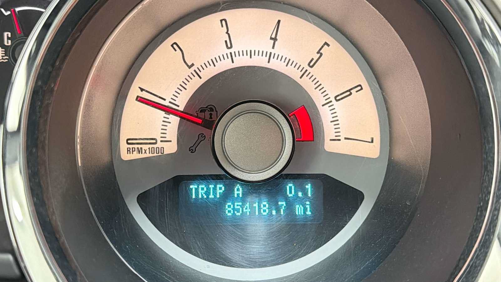 Used 2010 Ford Mustang Convertible RWD image 17