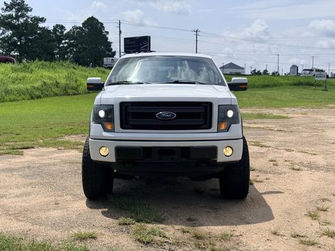 Used 2014 Ford F150 FX4 w/ Equipment Group 402A Luxury AWD/4WD image 8