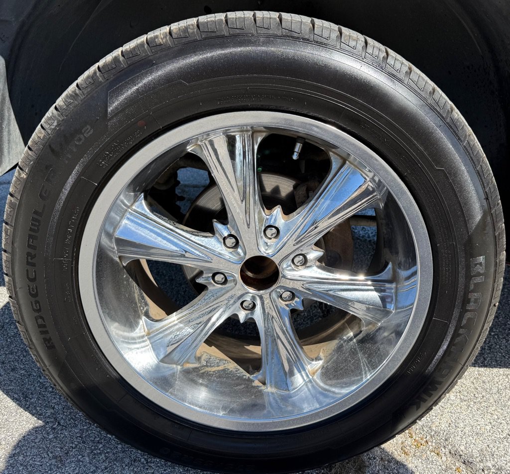 Used 2004 Chevrolet Avalanche 2WD image 20
