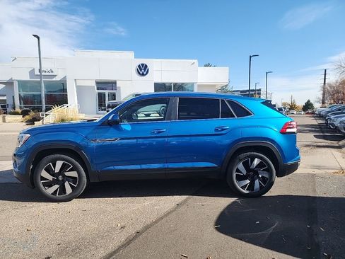 Certified 2025 Volkswagen Atlas Cross Sport SE image 2