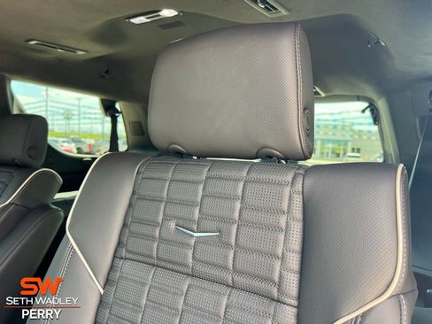 Used 2025 Cadillac Escalade V image 14