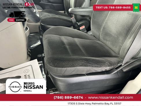 Used 2019 Dodge Grand Caravan SE image 16