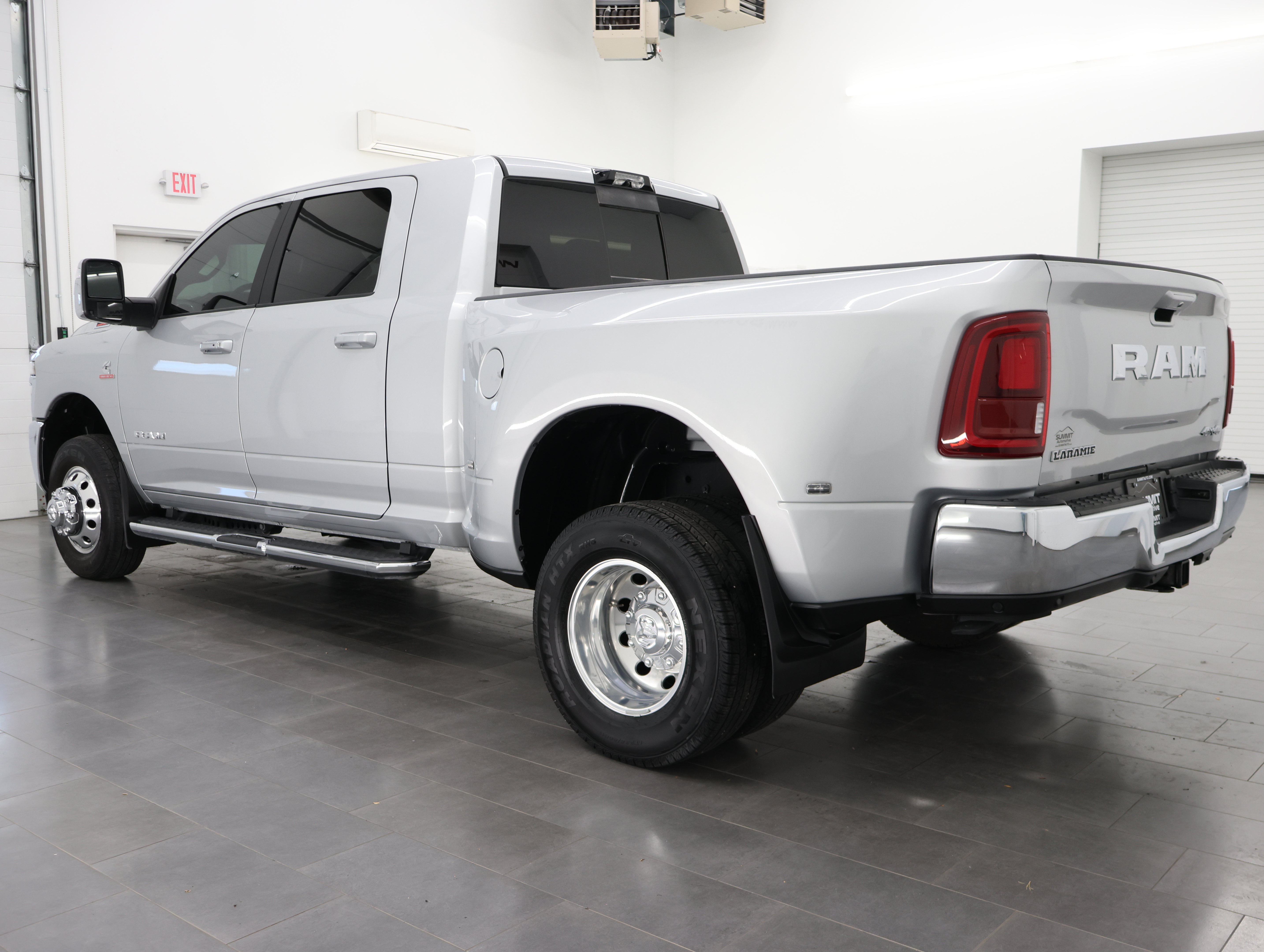 Used 2026 RAM 3500 Laramie AWD/4WD image 6