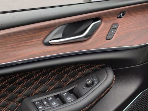 New 2025 Jeep Grand Cherokee L Summit image 14