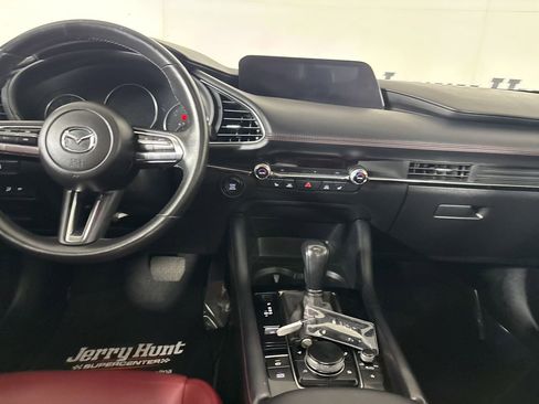 Used 2022 MAZDA MAZDA3 s image 24