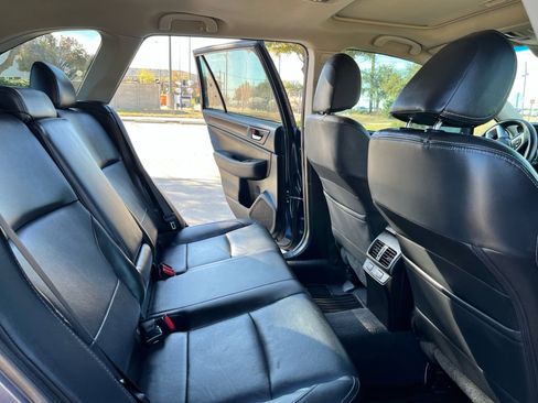 Used 2017 Subaru Outback 3.6R Limited image 22