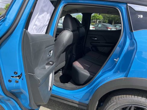 New 2026 Nissan Kicks SR image 9