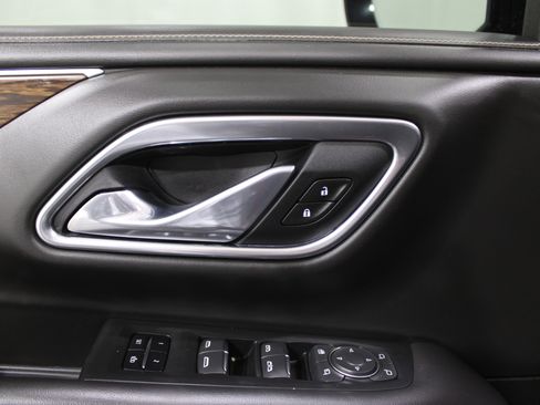 Used 2021 Chevrolet Tahoe Premier w/ Premium Package image 9