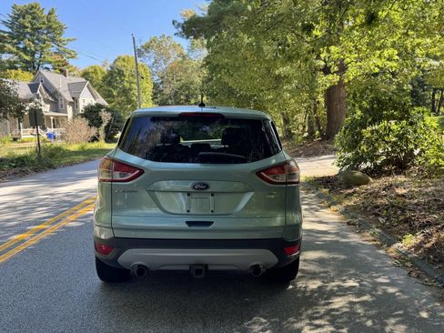 Used 2013 Ford Escape SE w/ Class II Trailer Tow Pkg image 5