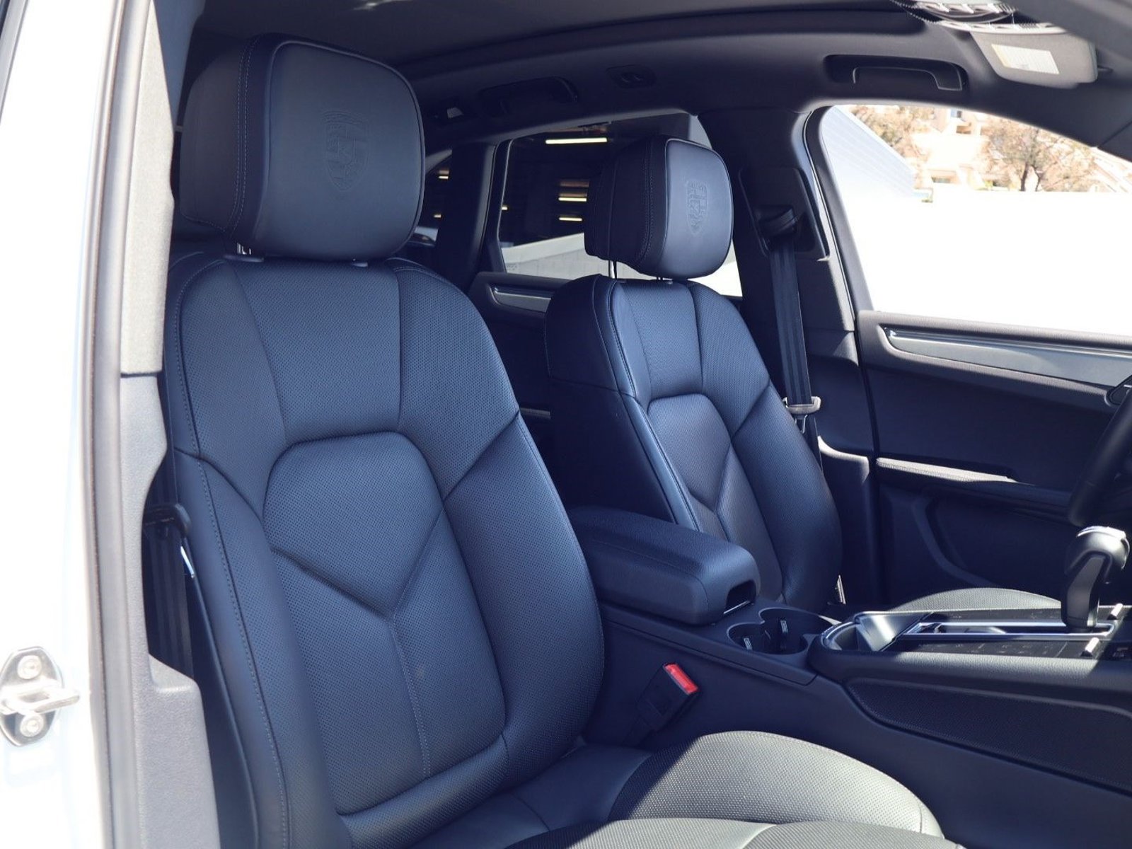 Certified 2026 Porsche Macan AWD/4WD image 22