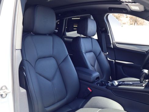 Certified 2026 Porsche Macan AWD/4WD image 22