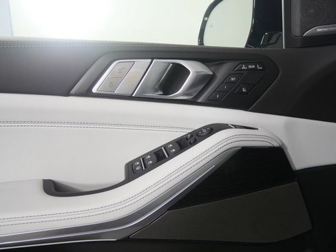 New 2027 BMW X7 xDrive40i w/ M Sport Package AWD/4WD image 8