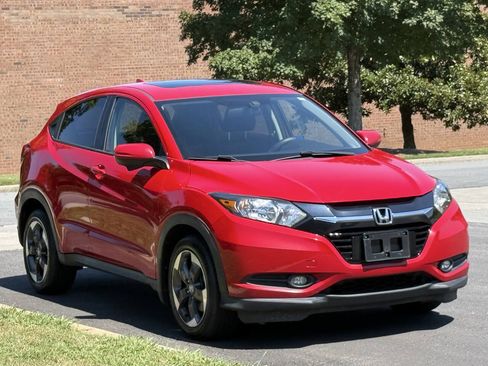 Used 2018 Honda HR-V EX image 3