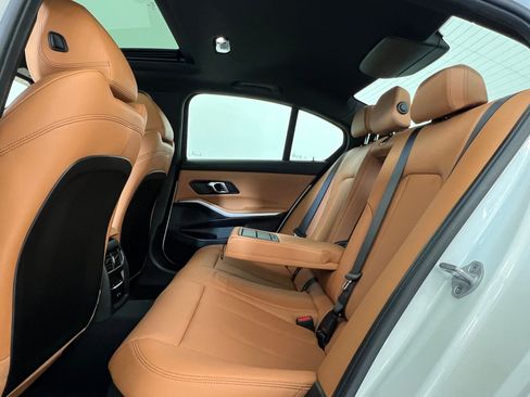 Used 2025 BMW 330i xDrive Sedan w/ Premium Package AWD/4WD image 13