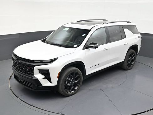 Used 2024 Chevrolet Traverse RS FWD image 12