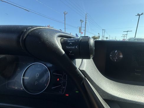 Used 2019 Lexus ES 350 w/ Premium Package FWD image 27