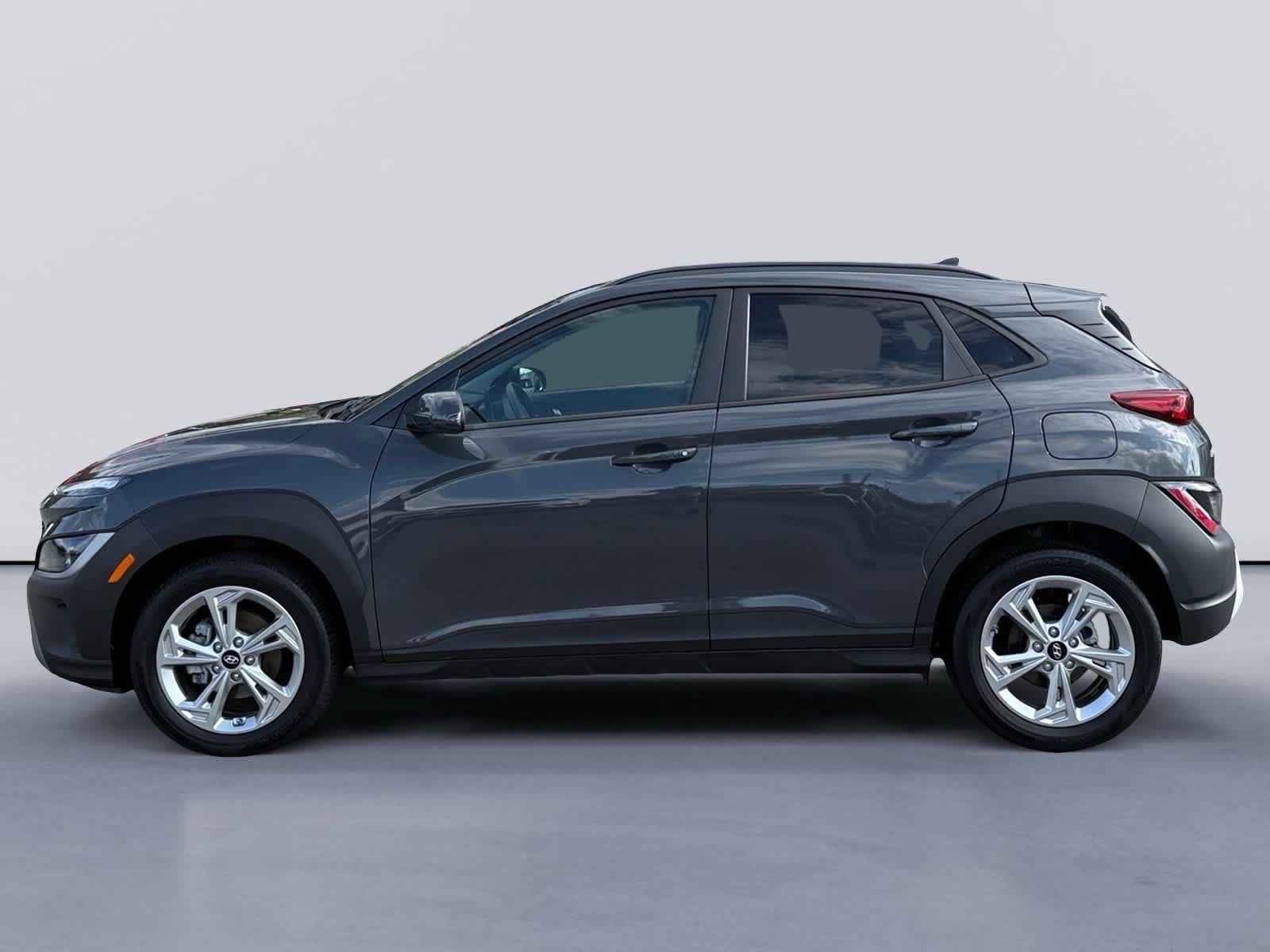 Used 2023 Hyundai Kona SEL w/ Convenience Package FWD image 2
