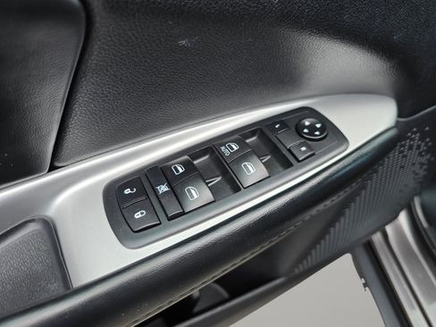Used 2019 Dodge Journey SE w/ Connectivity Group FWD image 32