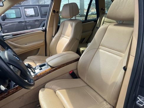 Used 2012 BMW X5 xDrive35i image 4