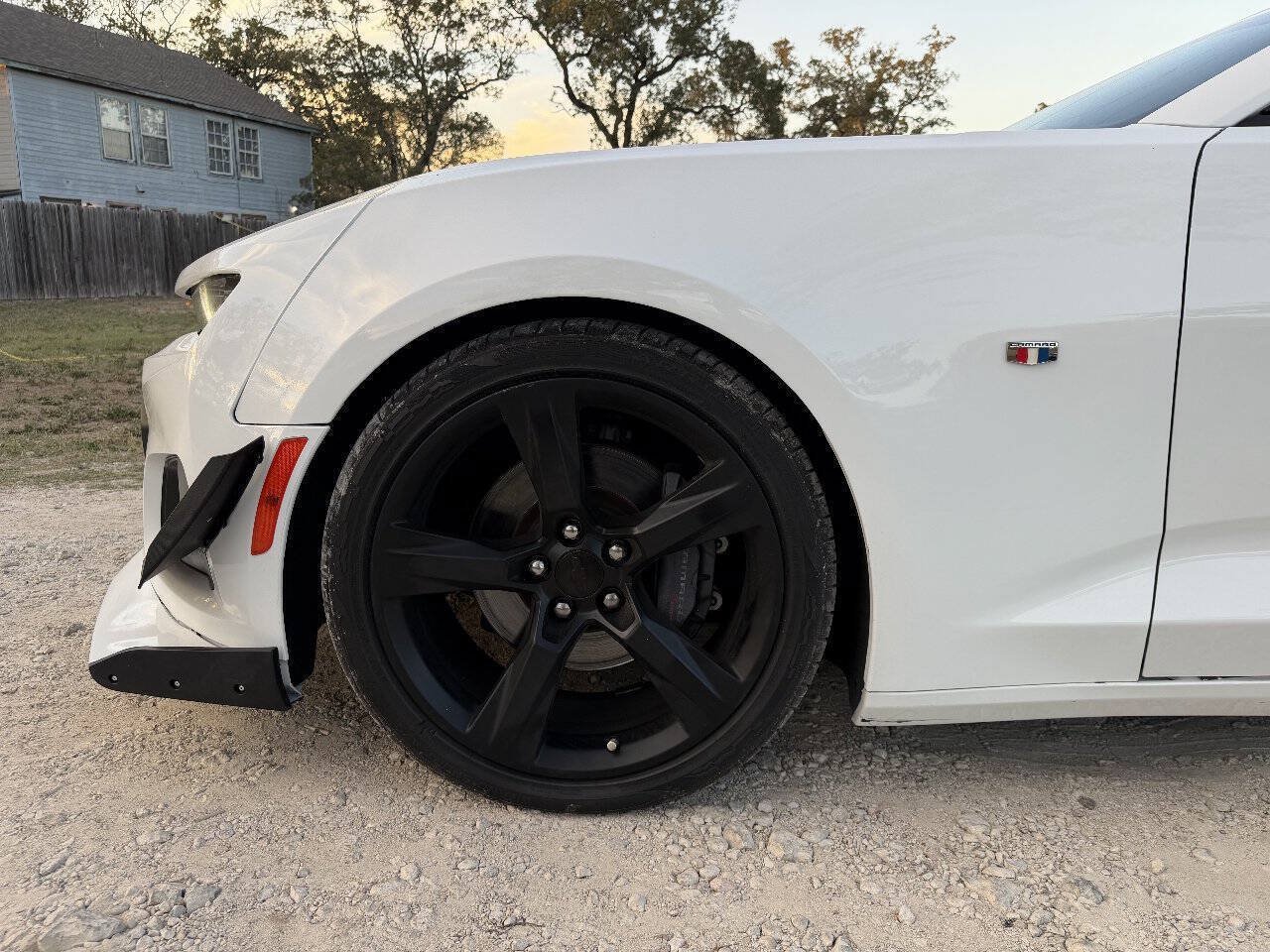 Used 2018 Chevrolet Camaro SS RWD image 9