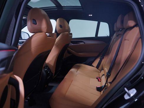 Used 2024 BMW X4 xDrive30i w/ Premium Package image 9