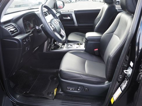 Used 2022 Toyota 4Runner SR5 Premium w/ Moonroof Package image 11