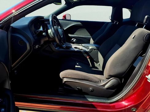 Used 2023 Dodge Challenger SXT w/ Blacktop Package image 33