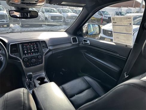 Used 2018 Jeep Grand Cherokee Limited image 17