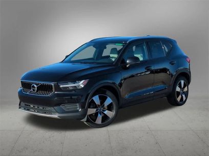 Used 2020 Volvo XC40 T5 Momentum w/ Protection Package Premier