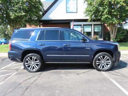 Used 2019 GMC Yukon Denali w/ Denali Ultimate Package AWD/4WD image 9