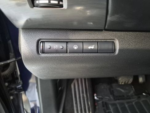 Used 2025 Nissan Pathfinder SL AWD/4WD image 27