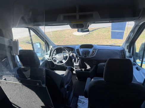 Used 2019 Ford Transit 150 XLT RWD image 14