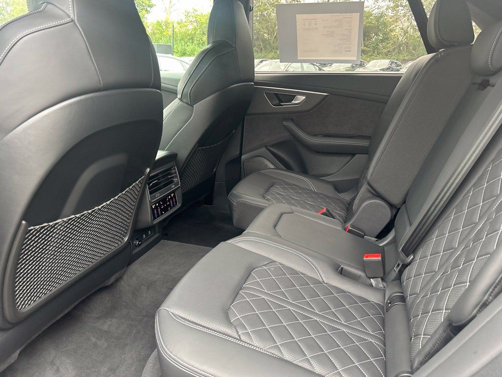 Certified 2024 Audi SQ8 Prestige AWD/4WD image 19