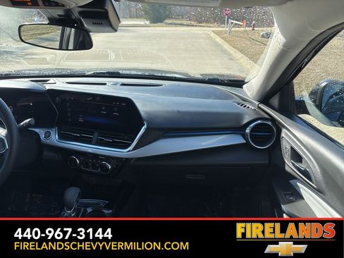 Used 2025 Chevrolet Trax LT w/ LT Convenience Package image 30