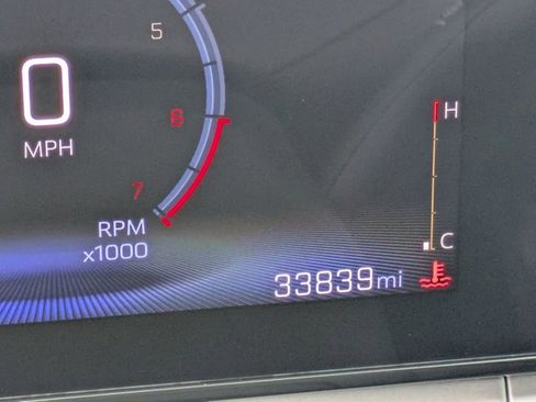 Used 2025 Chevrolet Trax LT image 10