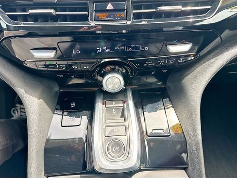 Used 2023 Acura MDX SH-AWD image 24